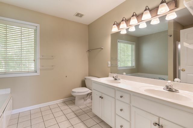 2571 Milton Ln, Thompsons Station, TN 37179