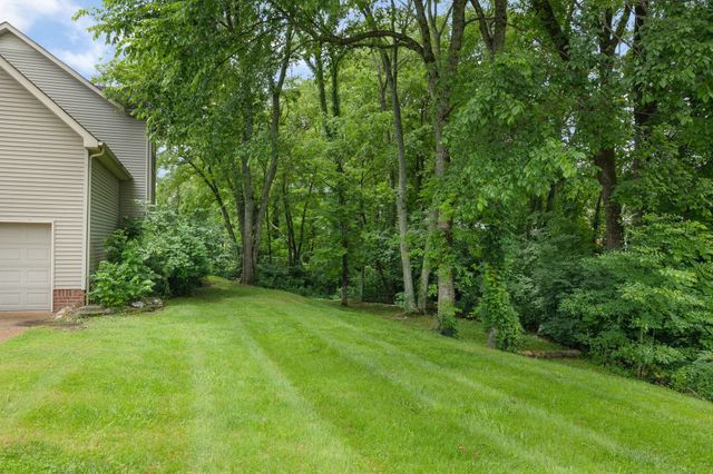 2571 Milton Ln, Thompsons Station, TN 37179