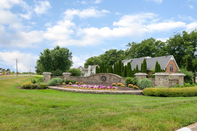 2571 Milton Ln, Thompsons Station, TN 37179