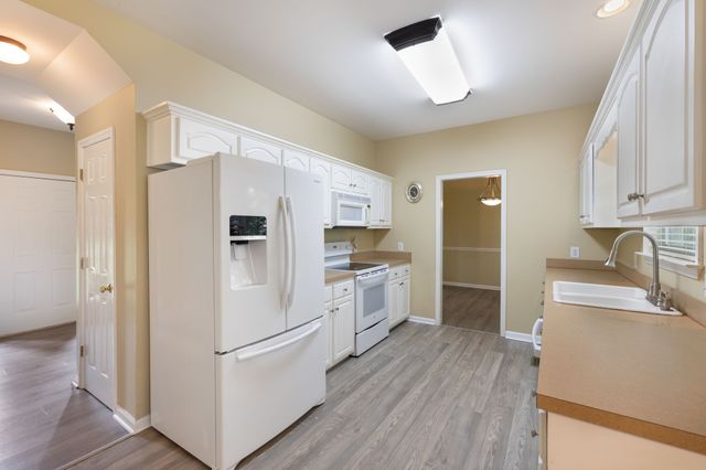 2571 Milton Ln, Thompsons Station, TN 37179