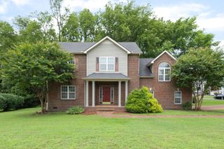 2571 Milton Ln, Thompsons Station, TN 37179