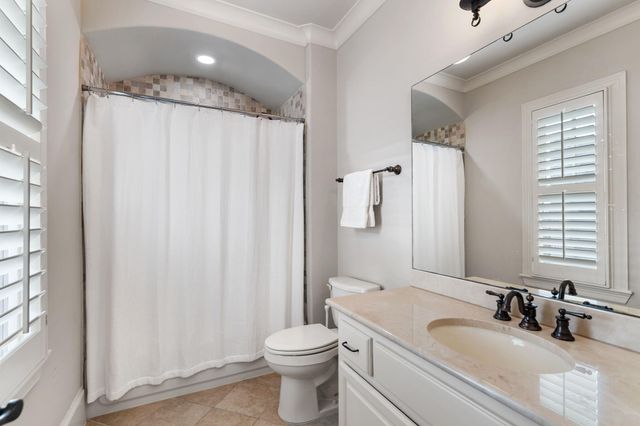 1010 Nantucket Drive F, Houston, TX 77057