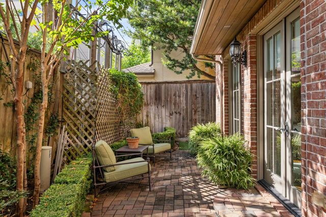 1010 Nantucket Drive F, Houston, TX 77057