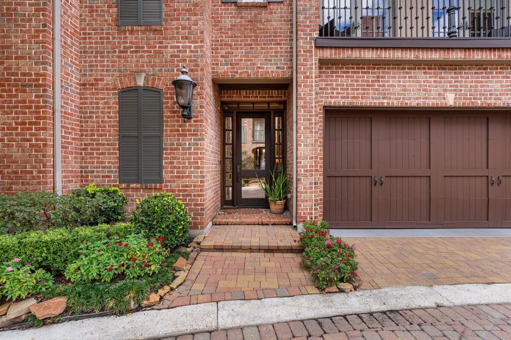 1010 Nantucket Drive F, Houston, TX 77057