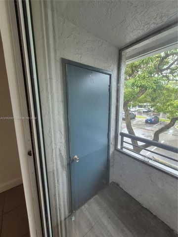 831 Lyons Road 23203, Coconut Creek, FL 33063