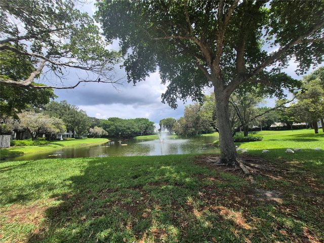 831 Lyons Road 23203, Coconut Creek, FL 33063