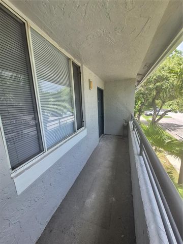 831 Lyons Road 23203, Coconut Creek, FL 33063