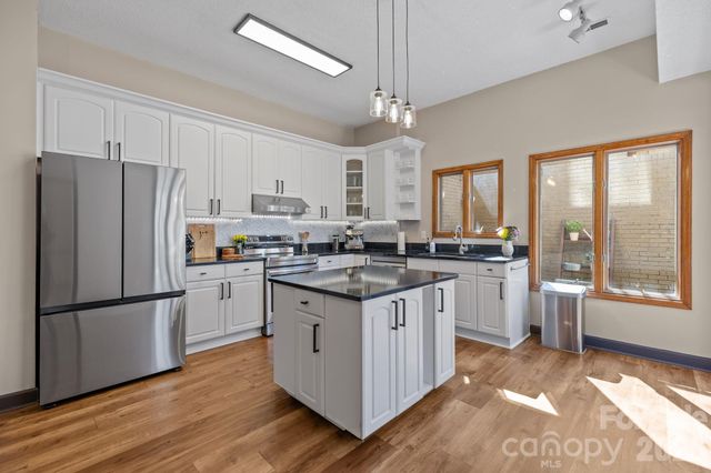 13634 Pine Harbor Road, Charlotte, NC 28278