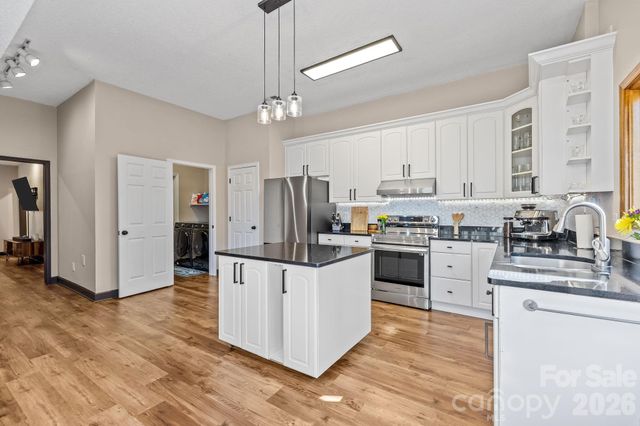 13634 Pine Harbor Road, Charlotte, NC 28278