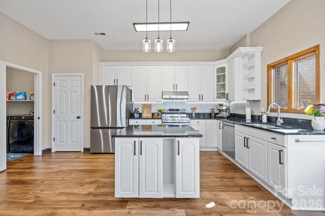 13634 Pine Harbor Road, Charlotte, NC 28278