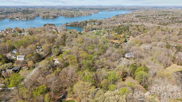 13634 Pine Harbor Road, Charlotte, NC 28278