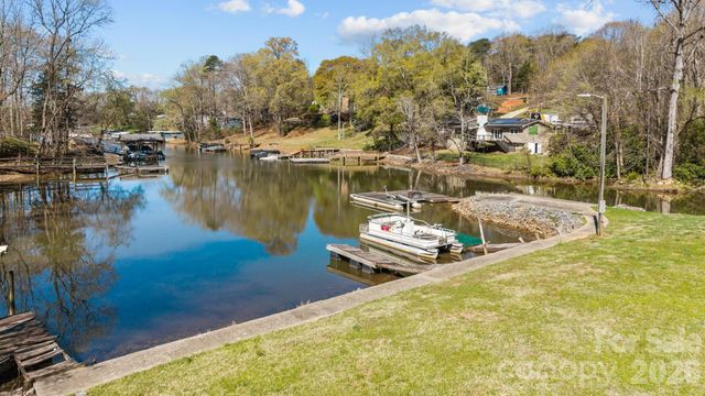 13634 Pine Harbor Road, Charlotte, NC 28278