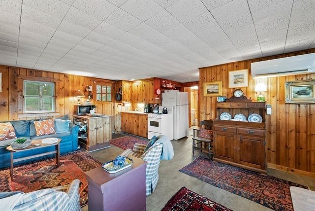 1029 Old Sandwich Rd, Plymouth, MA 02360