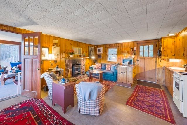 1029 Old Sandwich Rd, Plymouth, MA 02360