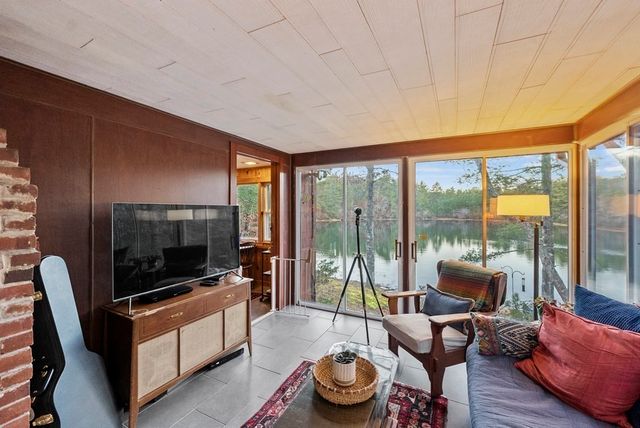 1029 Old Sandwich Rd, Plymouth, MA 02360