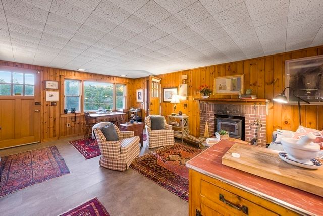 1029 Old Sandwich Rd, Plymouth, MA 02360