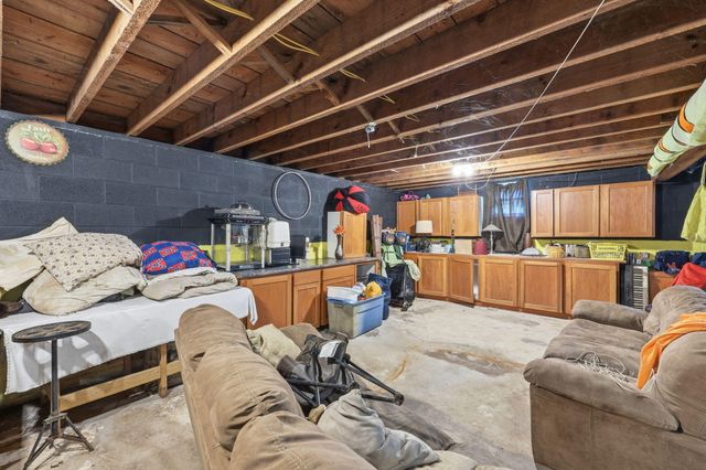 110 Ebon Road, Wellington, KY 40387