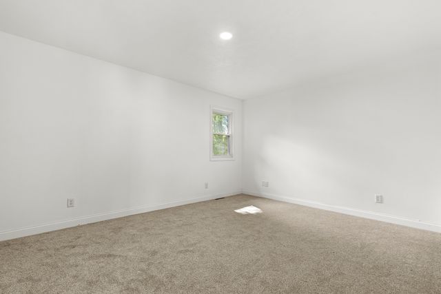6043 Windsor Road, Loves Park, IL 61111