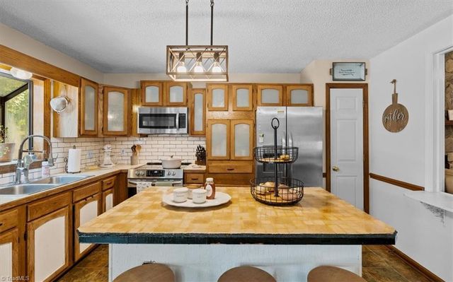 1013 Lacy Hepler Road, Thomasville, NC 27360
