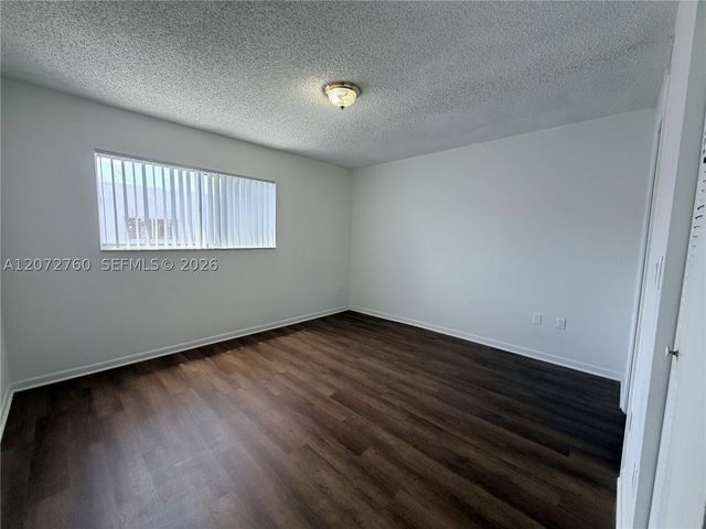 2710 W 76th St 206, Hialeah, FL 33016
