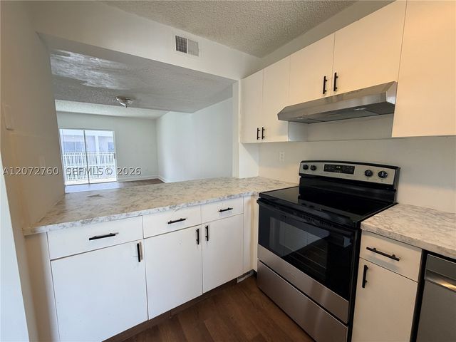 2710 W 76th St 206, Hialeah, FL 33016