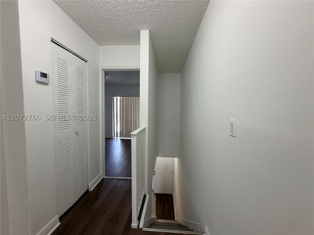 2710 W 76th St 206, Hialeah, FL 33016