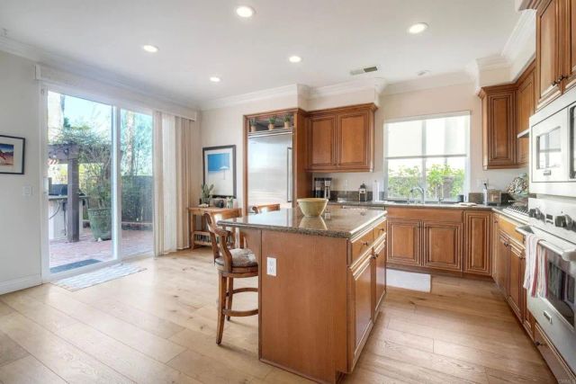 3594 Granite Ct, Carlsbad, CA 92010