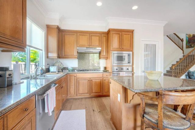 3594 Granite Ct, Carlsbad, CA 92010