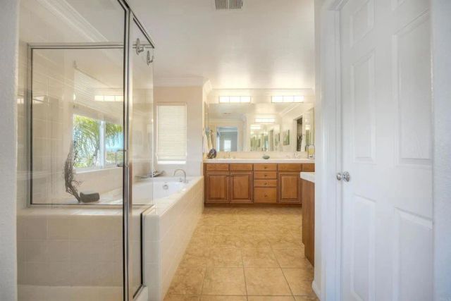 3594 Granite Ct, Carlsbad, CA 92010