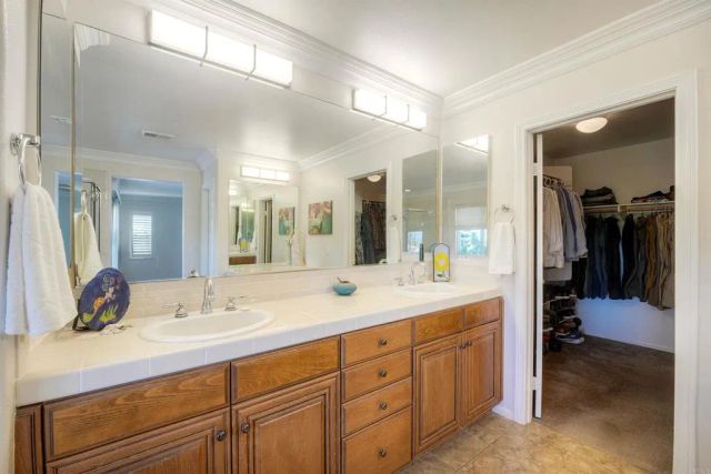 3594 Granite Ct, Carlsbad, CA 92010