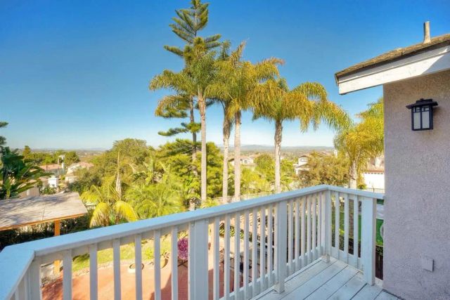 3594 Granite Ct, Carlsbad, CA 92010