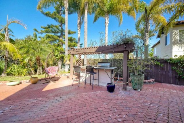 3594 Granite Ct, Carlsbad, CA 92010