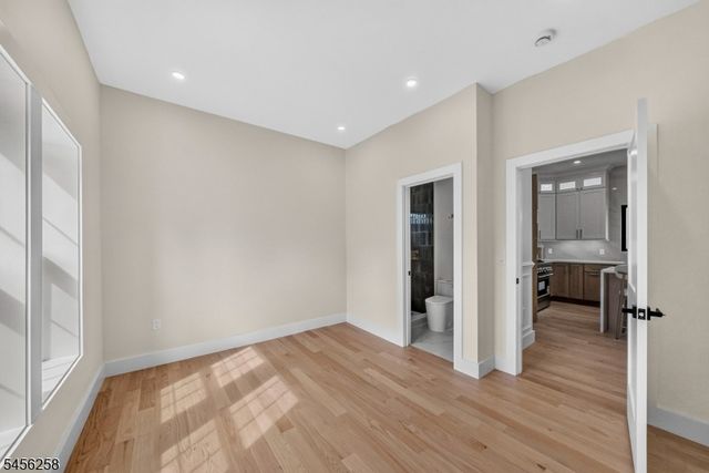 229 East Ln, Clark Twp., NJ 07066