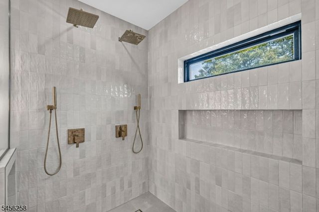 229 East Ln, Clark Twp., NJ 07066