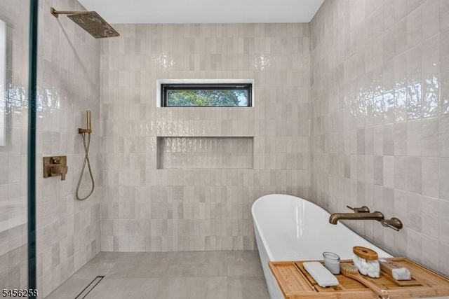 229 East Ln, Clark Twp., NJ 07066