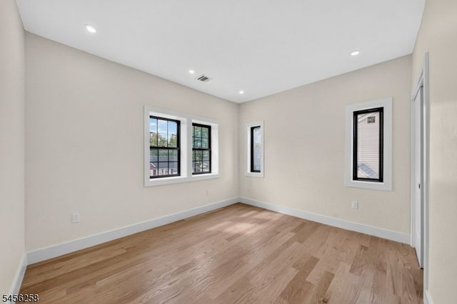 229 East Ln, Clark Twp., NJ 07066