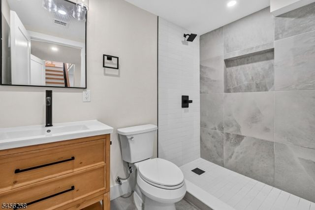 229 East Ln, Clark Twp., NJ 07066