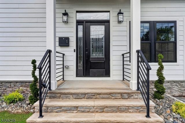229 East Ln, Clark Twp., NJ 07066