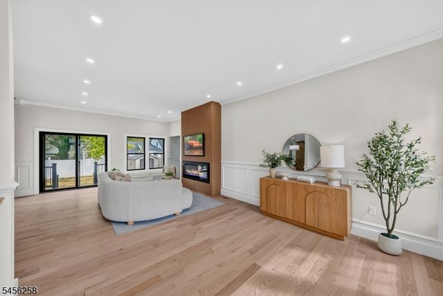 229 East Ln, Clark Twp., NJ 07066