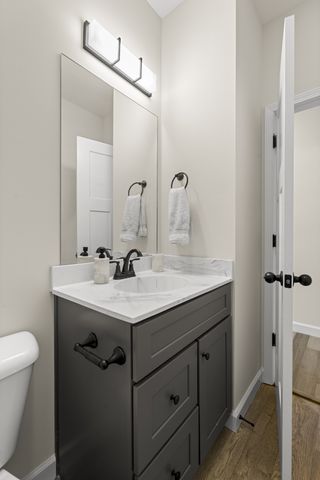 1007 Edgewood Dr, Dickson, TN 37055