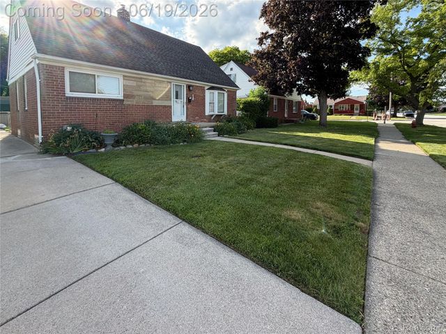 26017 Ronald Street, Roseville, MI 48066