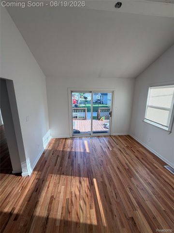 26017 Ronald Street, Roseville, MI 48066
