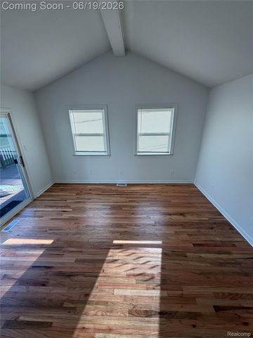 26017 Ronald Street, Roseville, MI 48066