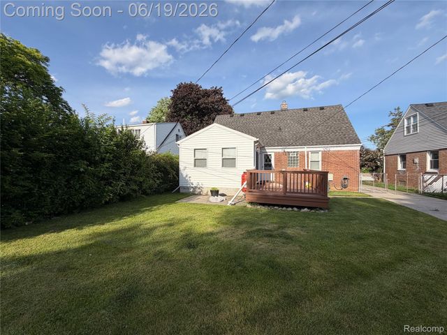 26017 Ronald Street, Roseville, MI 48066