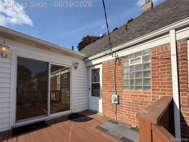 26017 Ronald Street, Roseville, MI 48066