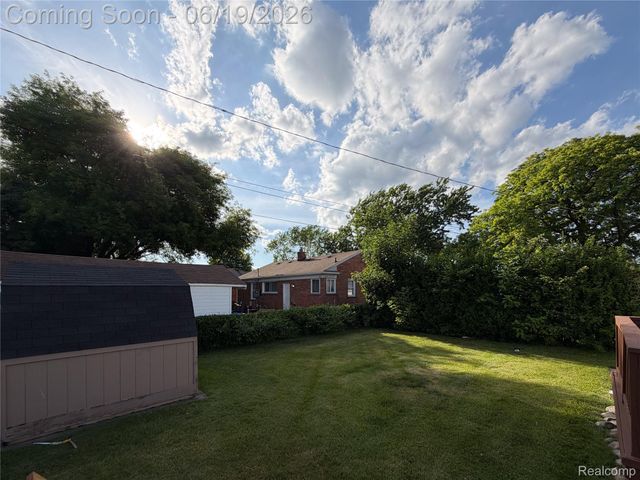 26017 Ronald Street, Roseville, MI 48066