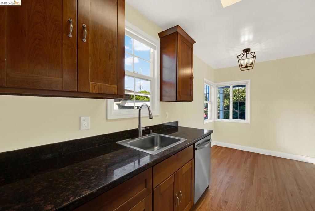 Image 14 of property listing at 1510 67Th Ave, Oakland, CA 94621