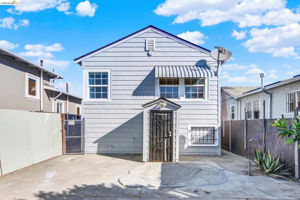 Image 28 of property listing at 1510 67Th Ave, Oakland, CA 94621