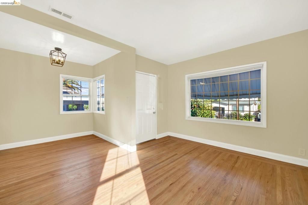 Image 4 of property listing at 1510 67Th Ave, Oakland, CA 94621