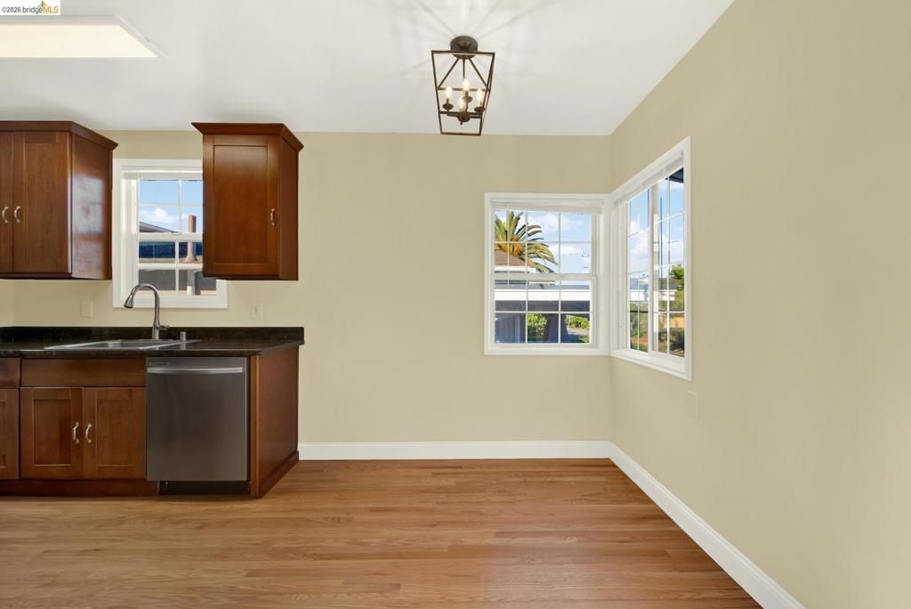 Image 7 of property listing at 1510 67Th Ave, Oakland, CA 94621